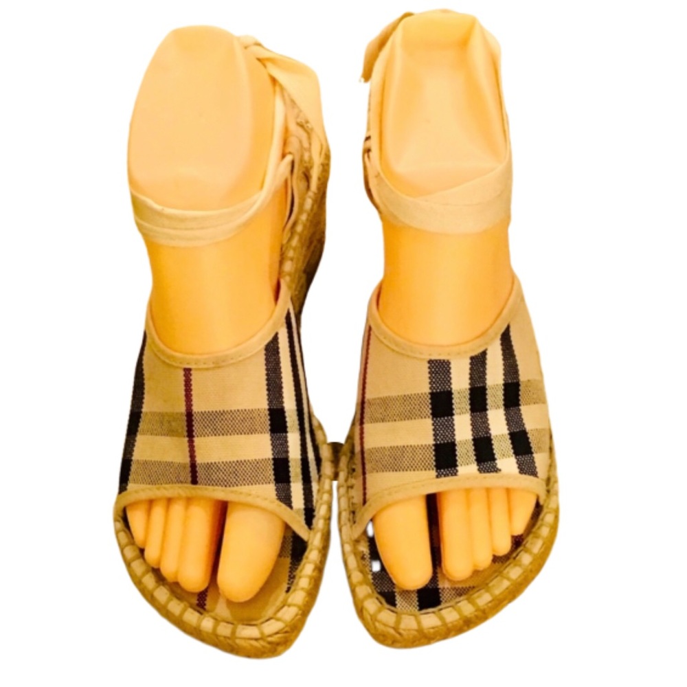 💯% Authentic Burberry Nova Check Espadrilles